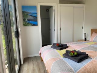 Te Henga Hideaway - Bethells Beach - 1