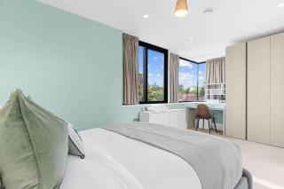 Stylishly Designed 4 Bedroom Home - Londra - 8