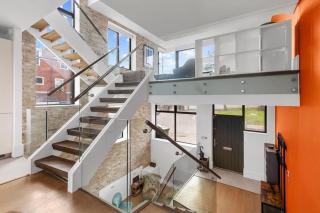 Stylishly Designed 4 Bedroom Home - Londra - 6