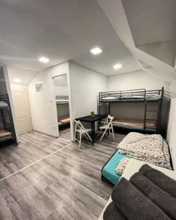 Stag & Party Travelers Flat - Budapest - 7
