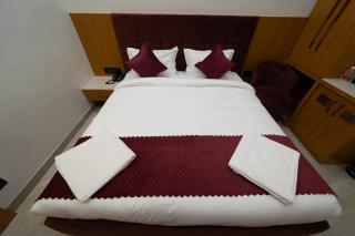 The Luxury Inn - Varanasi - 9