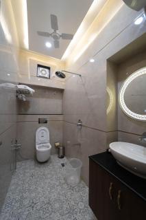 The Luxury Inn - Varanasi - 7