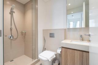 Beautiful 2-BR Flat in Downtown Luxury City Living at Its Best - Dubai - 7