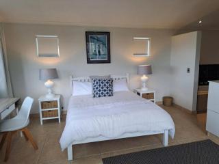 Beach Holiday Accommodation - Hout Bay - 8