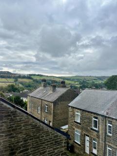 Charming 1880s 2BD Haworth Home - 8