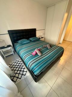 3 chambres, métro tram à 50 m, double parking privé ! - 2