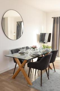 Modern, comfy 2 bedroom apartment in Hatfield, town centre, perfect for contractors, free parking - Hatfield - 9