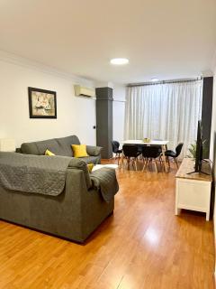 10 minutos centro Sevilla, moderno y con parking gratis - Sevilla - 0