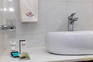 Hotel New Riviera bukavu - 8