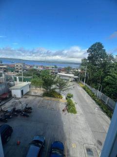 Davao Condo 2BR Pool Wifi Netflix - 1