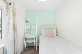 Brighton Pier with Comfort in the City - 0