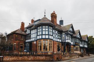 The Dukeries Lodge, Edwinstowe, Nottinghamshire - Edwinstowe - 0