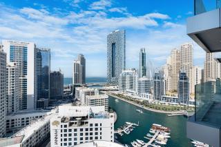 Central Luxe Marina Home with Roof Top Pool - Dubai - 2