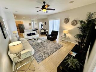 Lovely 5 Bed Pool Home with Game Room-618NHD home - Davenport - 0