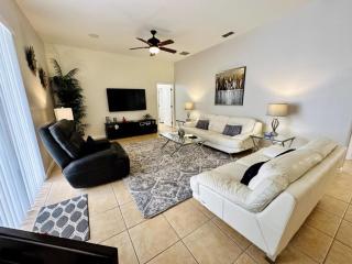 Lovely 5 Bed Pool Home with Game Room-618NHD home - Davenport - 8