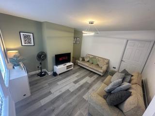 MMC Serviced accommodation - Leigh - 7