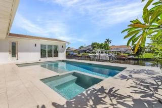 Direct Gulf Access, Luxurious Pool & Spa, Pet-friendly - Villa Sunlit Sanctuary - Roelens - Cape Coral - 9
