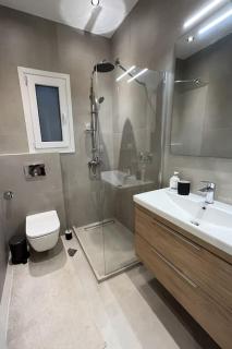 Pangrati Stunning Residence - Walk to Metro - 2