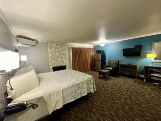 HomeTowne Studios by Red Roof Yuba City Bonanza - Marysville - Yuba City - 2
