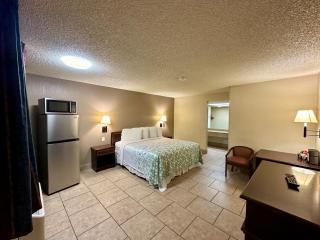 HomeTowne Studios by Red Roof Yuba City Bonanza - Marysville - Yuba City - 7