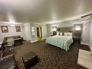 HomeTowne Studios by Red Roof Yuba City Bonanza - Marysville - Yuba City - 3