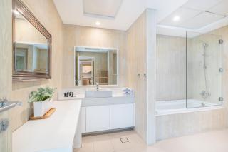 Lux Home with Direct Beach Access in Al Bateen - Dubai - 7