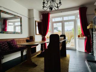 Central City Centre 3 bedroom home Private Parking - 6