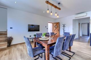 Villa Solis - new private pool villa, 4 bedrooms, near Pula & beaches - 5