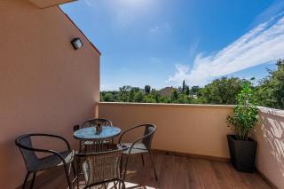 Villa Solis - new private pool villa, 4 bedrooms, near Pula & beaches - 2