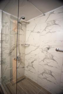 Chris & Mary Comfort Rooms LAMPRAKI THESSALONIKI - 1