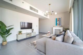 Frank Porter - Creek Edge Tower 1 - Dubai - 5