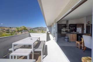 Wanaka Bach with Mountain Views - Wanaka - 5