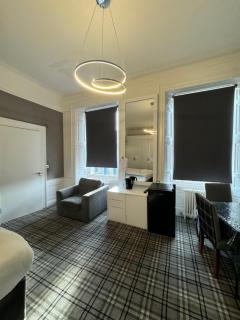 Luxury Family Room With Private bathroom in the heart of Edinburgh - 9