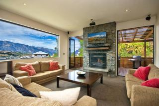 Lakeview Lodge Two with Stunning Views - Queenstown - 0