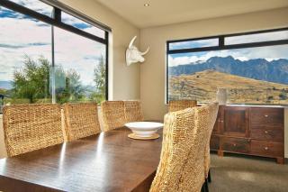 Lakeview Lodge Two with Stunning Views - Queenstown - 3