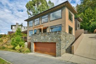 Lakeview Lodge Two with Stunning Views - Queenstown - 1