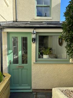 Cozy 3-Bed Cottage with Hot Tub - Abergele - 7