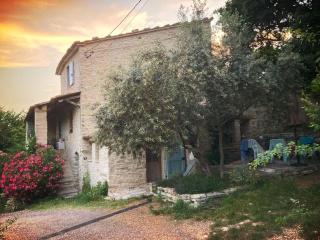 Cute stone cottage in Provence - 6