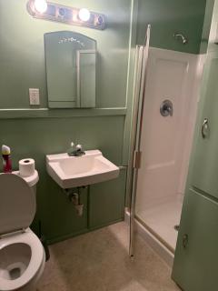 Quiet Cozy Haven for Relaxation & Work in Topeka, Kansas - Topeka - 4