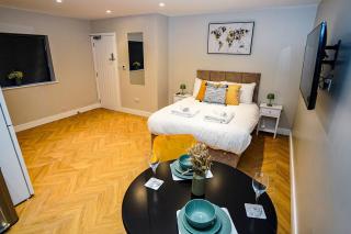 Easy 2 Manage Wisteria House, Heathrow Retreat, Free Parking - Colnbrook - 9