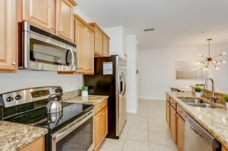 4 Bed Pool Home With 1 K, 2 Q, 1 Twin Bedroom townhouse - 2