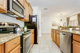 4 Bed Pool Home With 1 K, 2 Q, 1 Twin Bedroom townhouse - 1