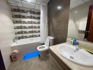 The Sea Facing Apartment - Ajman - 7