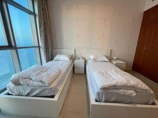 The Sea Facing Apartment - Ajman - 5