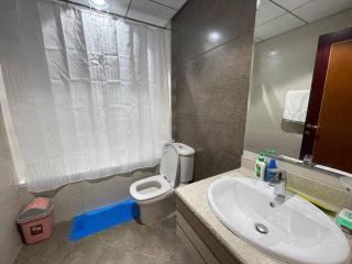 The Sea Facing Apartment - Ajman - 4
