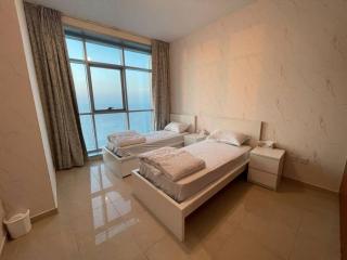 The Sea Facing Apartment - Ajman - 2