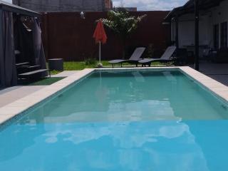 Casa quinta con jacuzzi piscina y parrilla en Resistencia - 1
