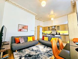 Charming Home with Private Balcony, on 1st floor, with 2 Bathrooms, 3 min walk to Earl's Court Station - London - 6