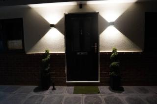 Easy 2 Manage Wisteria House, Heathrow Haven, Free Parking - 3