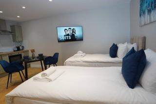 Beautiful Apartment Near LHR with Free Parking - 2